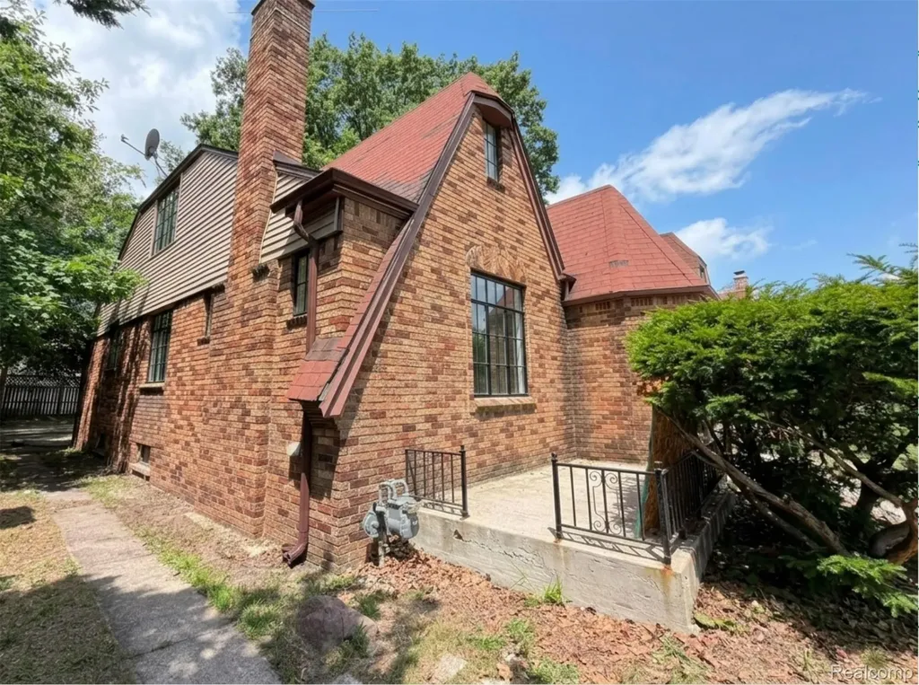 17335 Birwood Street Detroit City MI 48221