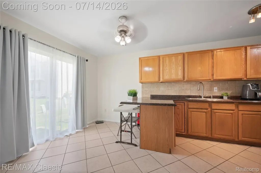 29790 Palmer Court Farmington Hills City MI 48336