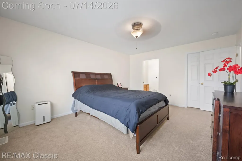 29790 Palmer Court Farmington Hills City MI 48336