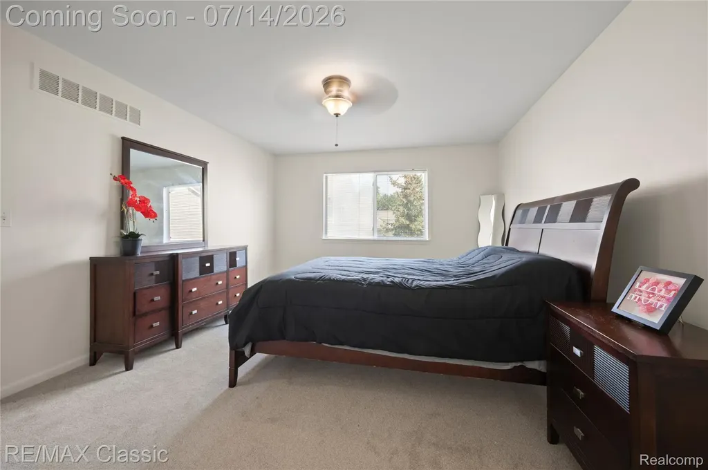 29790 Palmer Court Farmington Hills City MI 48336