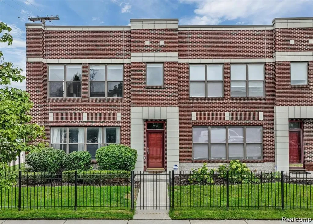 22 Pallister Street Detroit City MI 48202
