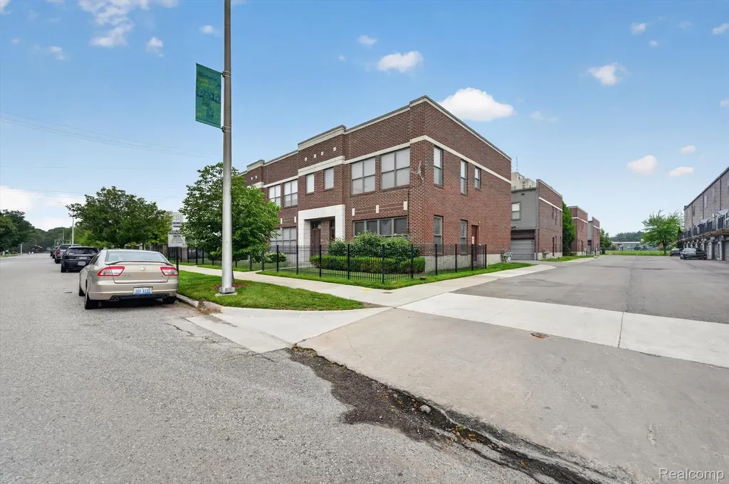22 Pallister Street Detroit City MI 48202
