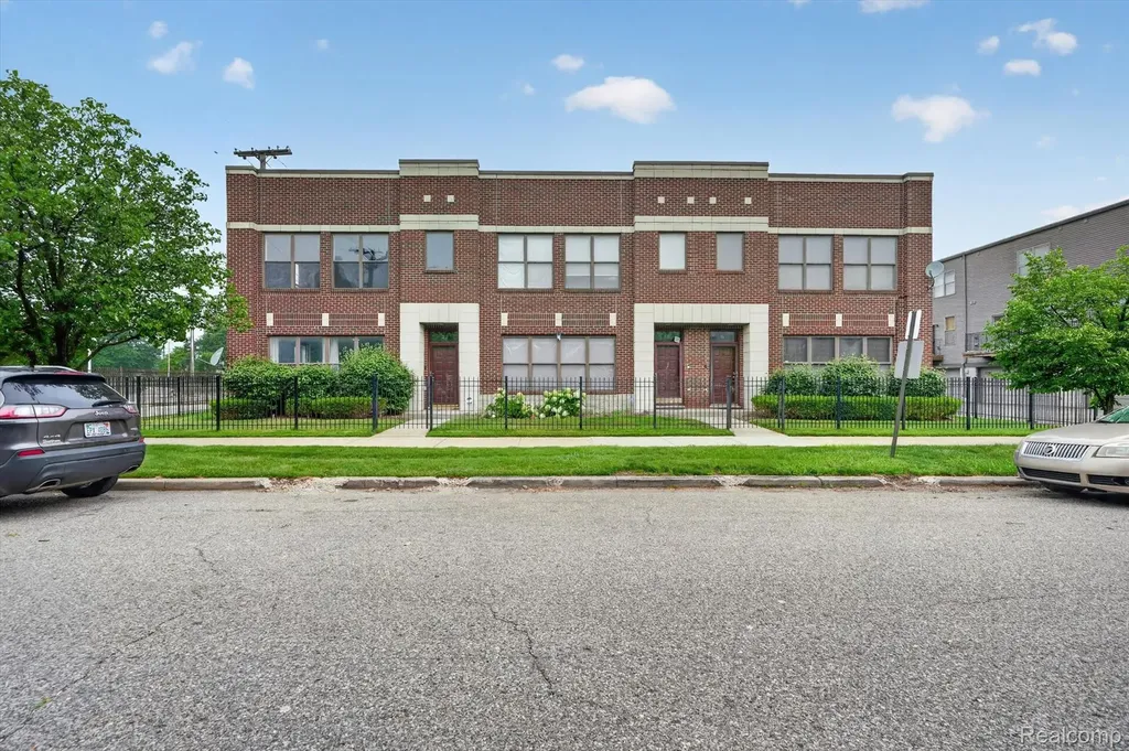 22 Pallister Street Detroit City MI 48202