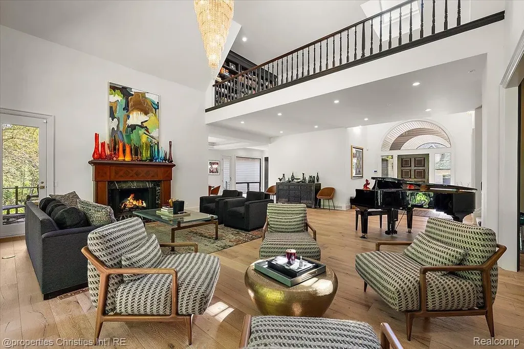 40 Scenic Oaks Drive N Bloomfield Hills City MI 48304