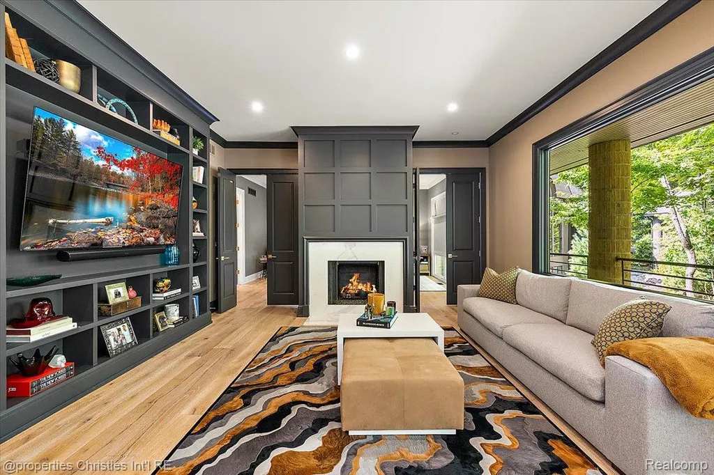 40 Scenic Oaks Drive N Bloomfield Hills City MI 48304