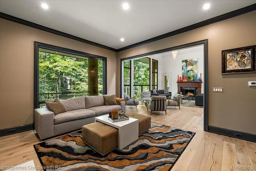 40 Scenic Oaks Drive N Bloomfield Hills City MI 48304