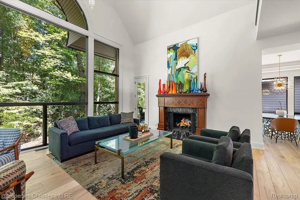 40 Scenic Oaks Drive N Bloomfield Hills City MI 48304