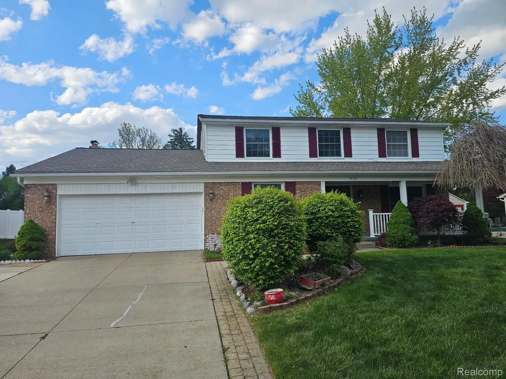 1614 Caliper Drive Troy City MI 48084