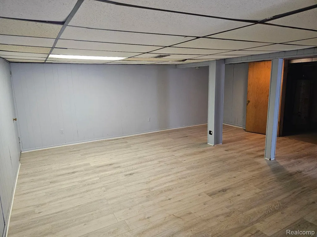 1614 Caliper Drive Troy City MI 48084