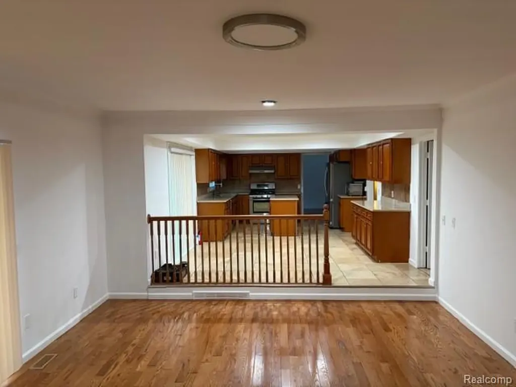 1614 Caliper Drive Troy City MI 48084