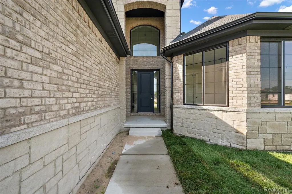 24462 Sawgrass Drive Macomb Township MI 48042