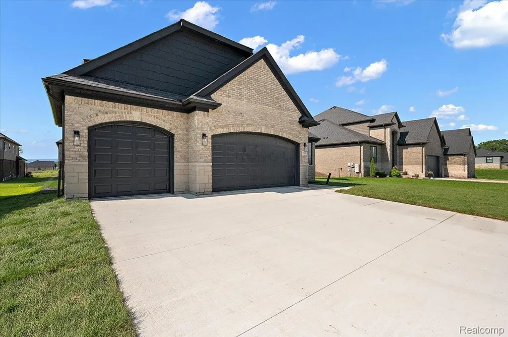 24462 Sawgrass Drive Macomb Township MI 48042