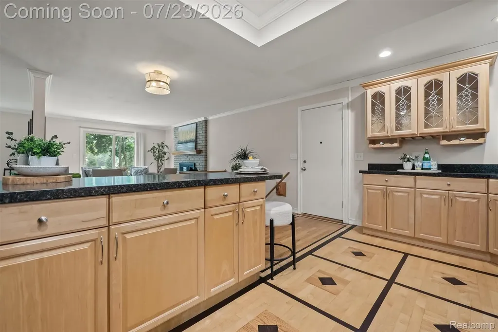 656 Lynndale Court Rochester Hills City MI 48309