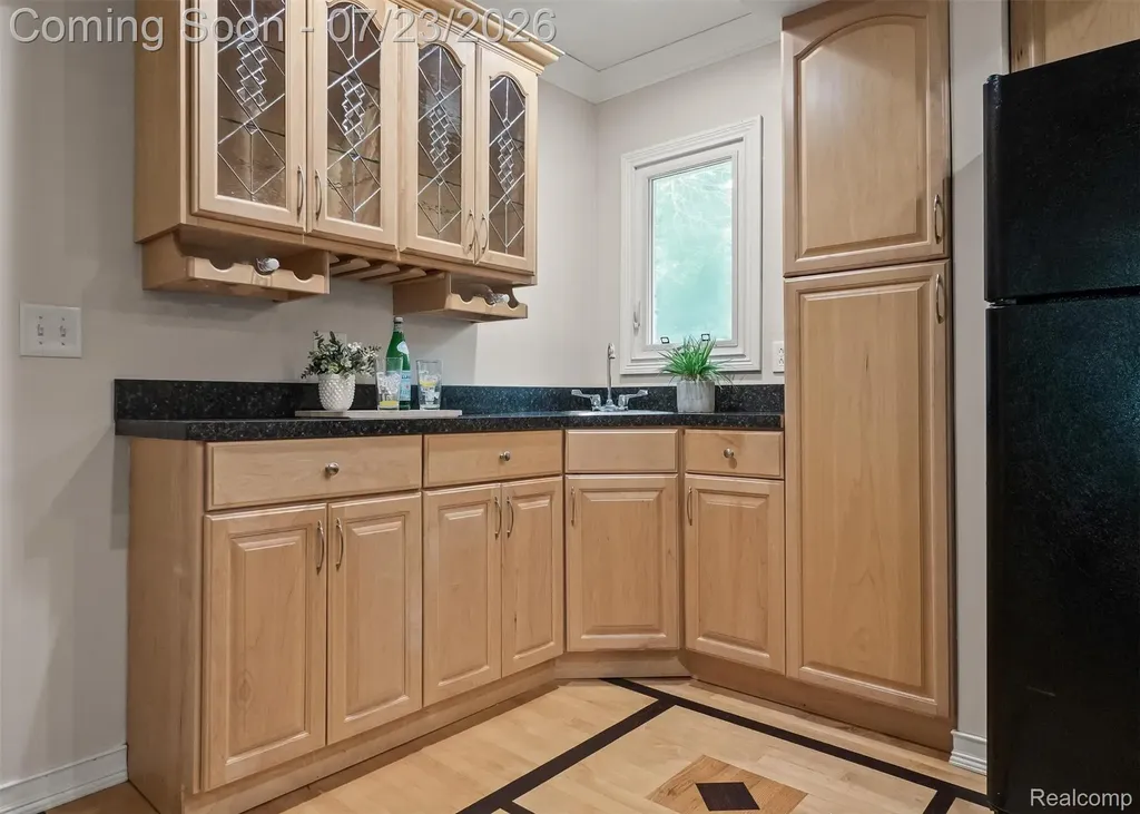 656 Lynndale Court Rochester Hills City MI 48309