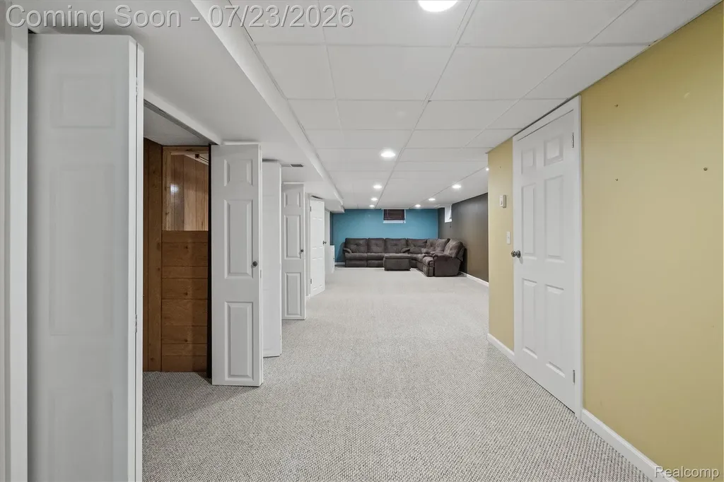 656 Lynndale Court Rochester Hills City MI 48309