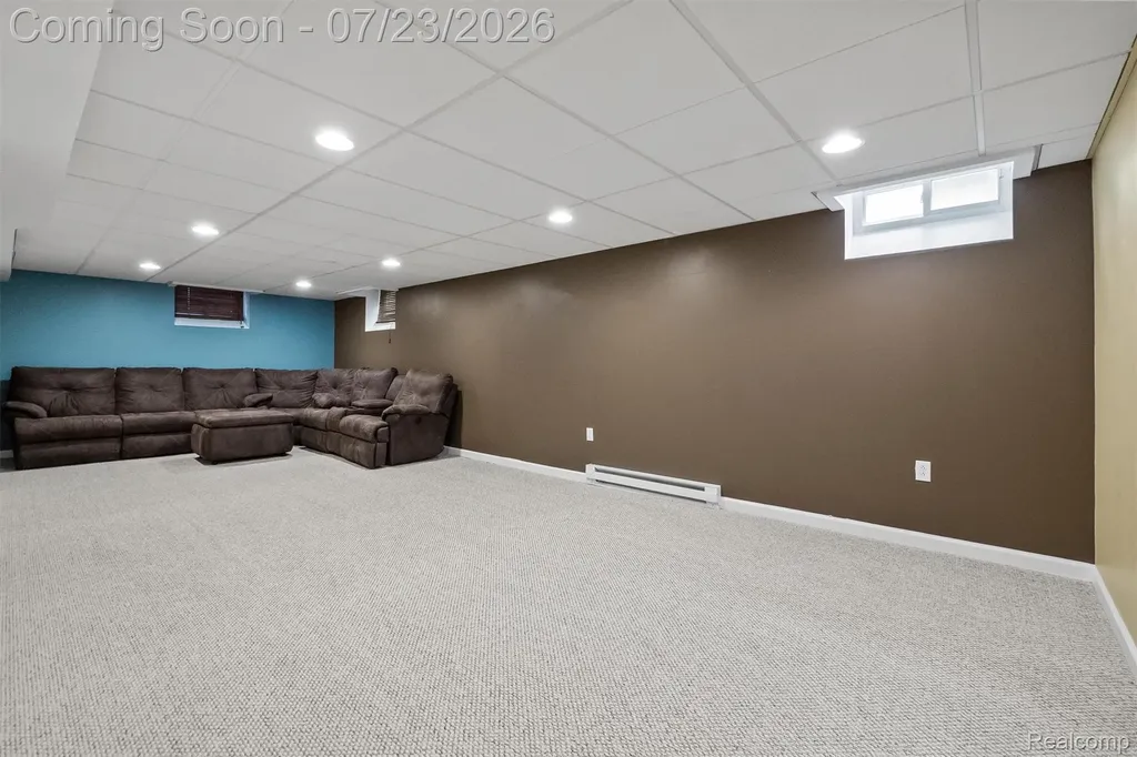 656 Lynndale Court Rochester Hills City MI 48309
