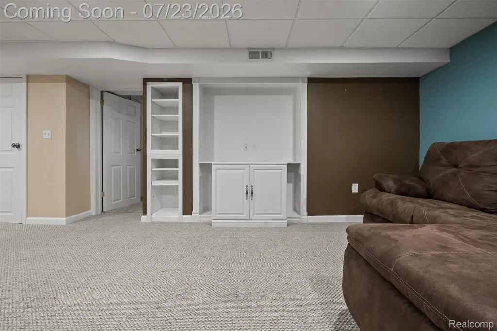 656 Lynndale Court Rochester Hills City MI 48309