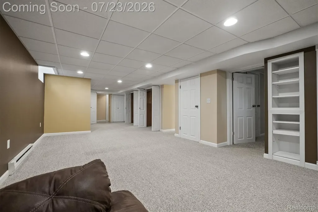 656 Lynndale Court Rochester Hills City MI 48309
