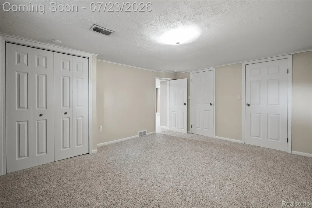656 Lynndale Court Rochester Hills City MI 48309