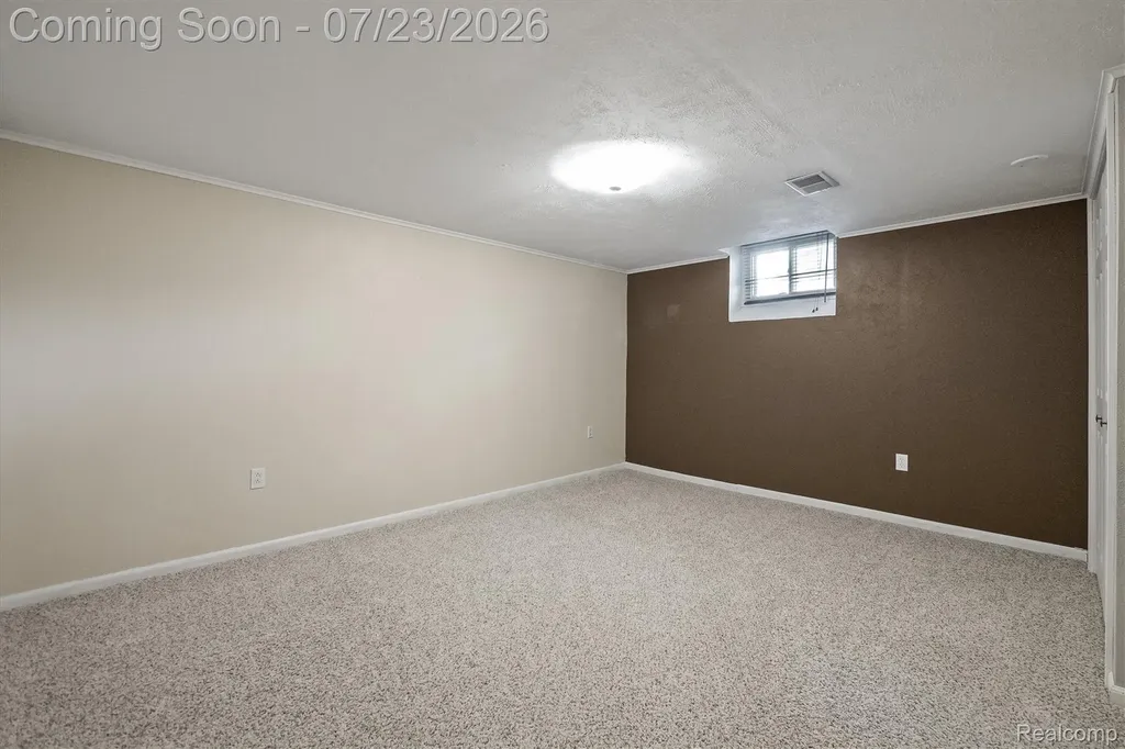 656 Lynndale Court Rochester Hills City MI 48309