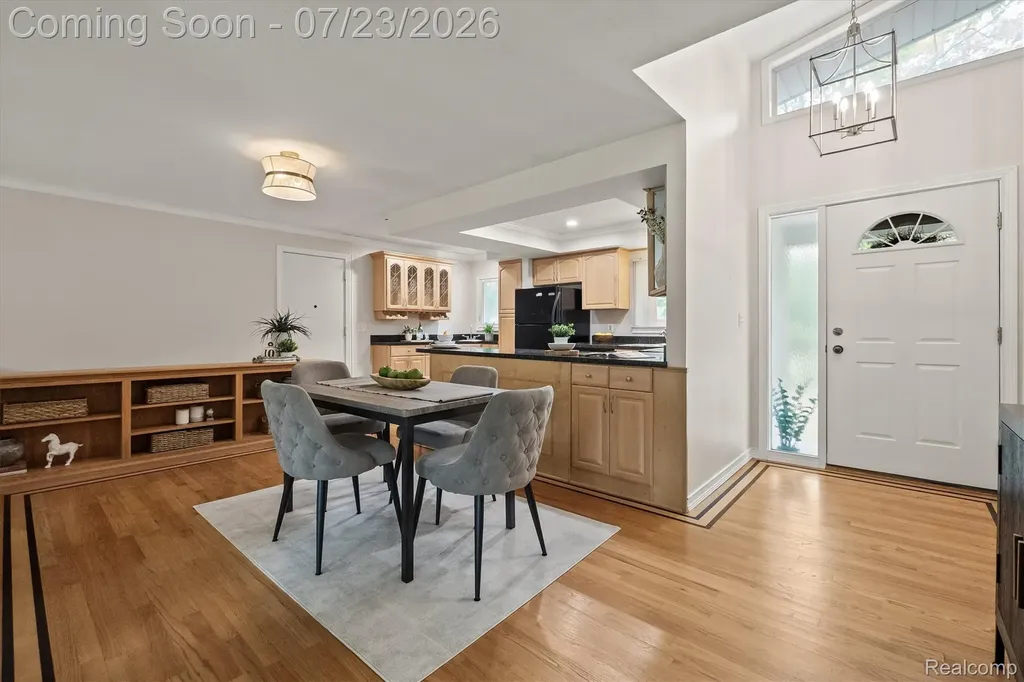656 Lynndale Court Rochester Hills City MI 48309