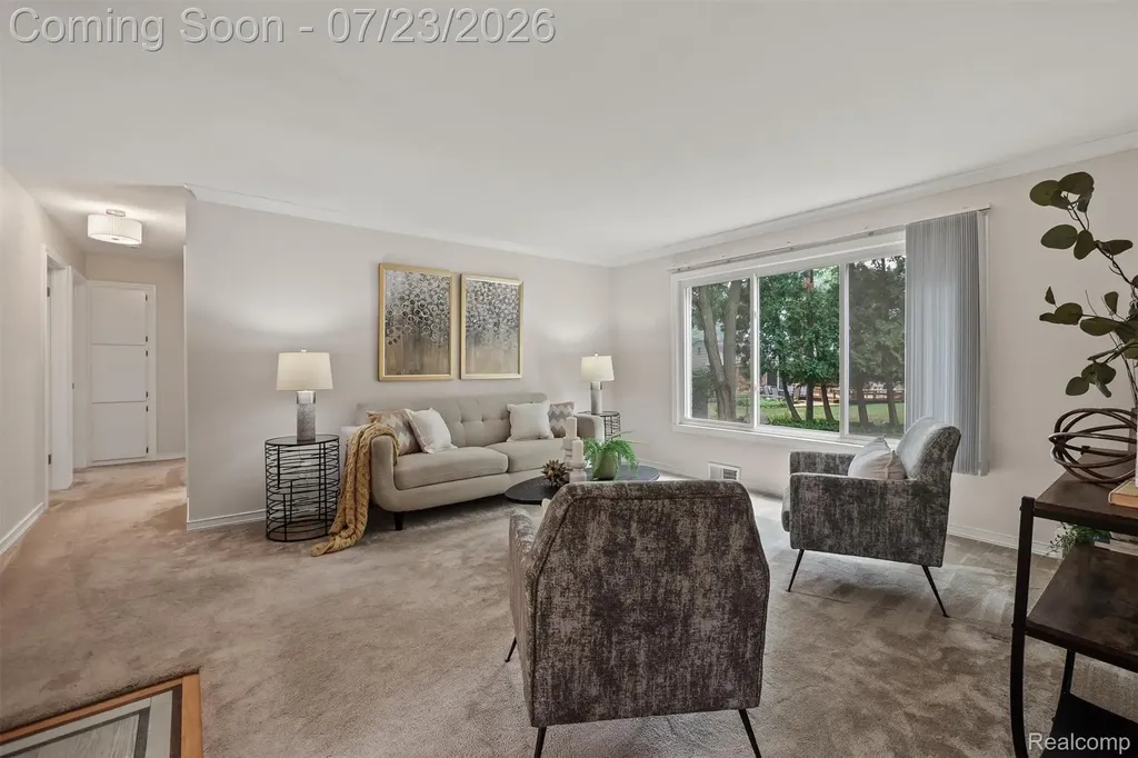 656 Lynndale Court Rochester Hills City MI 48309