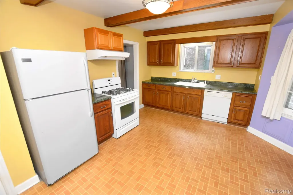 2020 Calumet Street Flint City MI 48503