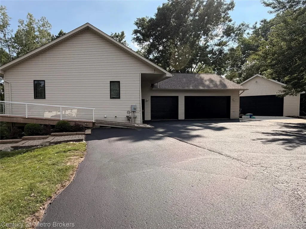 5484 Wakefield Road Grand Blanc Charter Township MI 48439