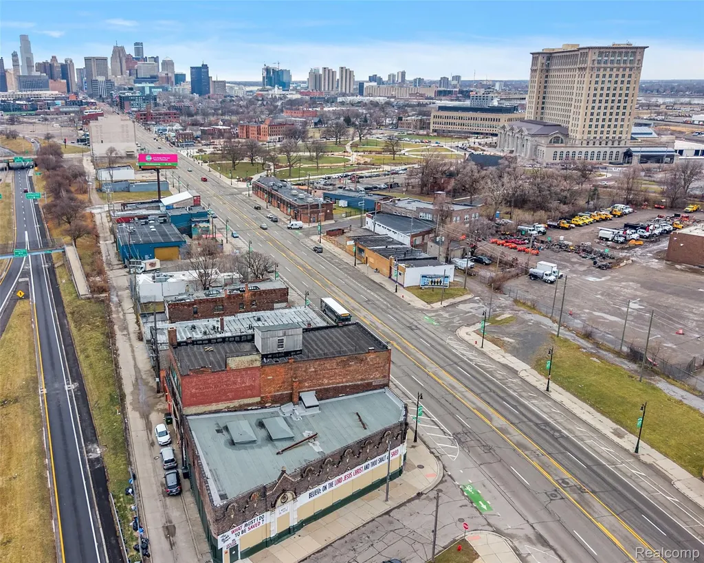 2564 Michigan Avenue Detroit City MI 48216