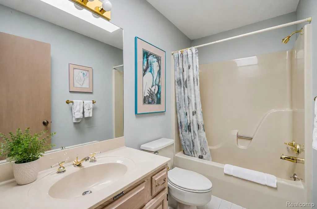 6638 Ridgeview Drive Independence Charter Township MI 48346