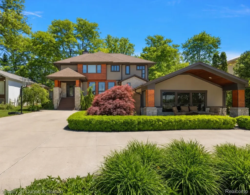 1345 E Lake Drive Novi City MI 48377