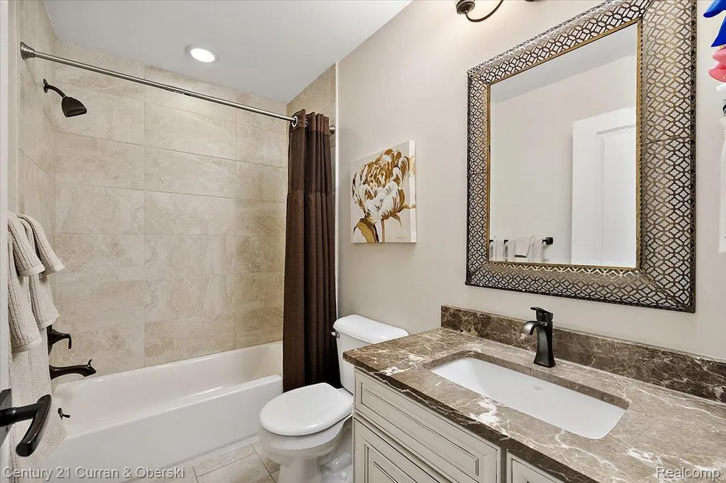 1345 E Lake Drive Novi City MI 48377