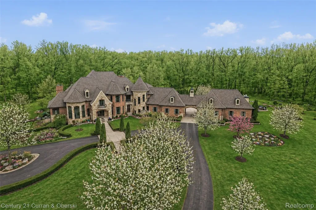 11479 Clyde Road Hartland Township MI 48430