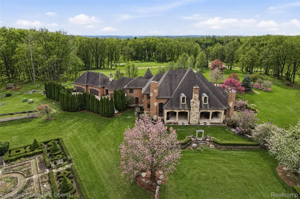 11479 Clyde Road Hartland Township MI 48430