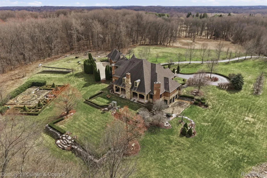 11479 Clyde Road Hartland Township MI 48430