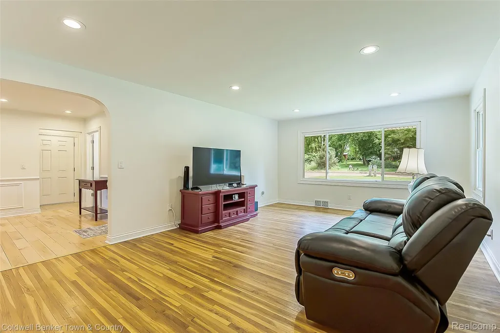 2992 Old Plank Road Milford Charter Township MI 48381