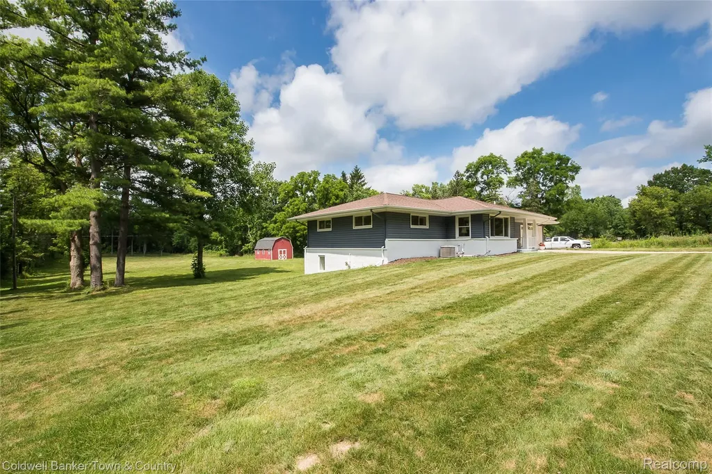 2992 Old Plank Road Milford Charter Township MI 48381