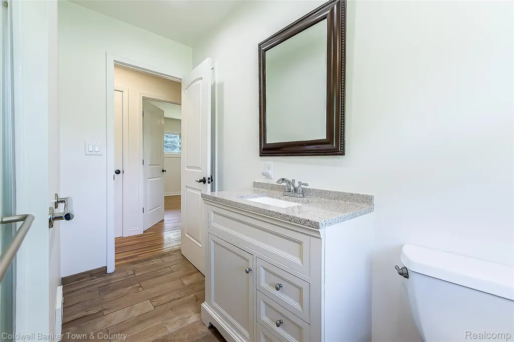 2992 Old Plank Road Milford Charter Township MI 48381