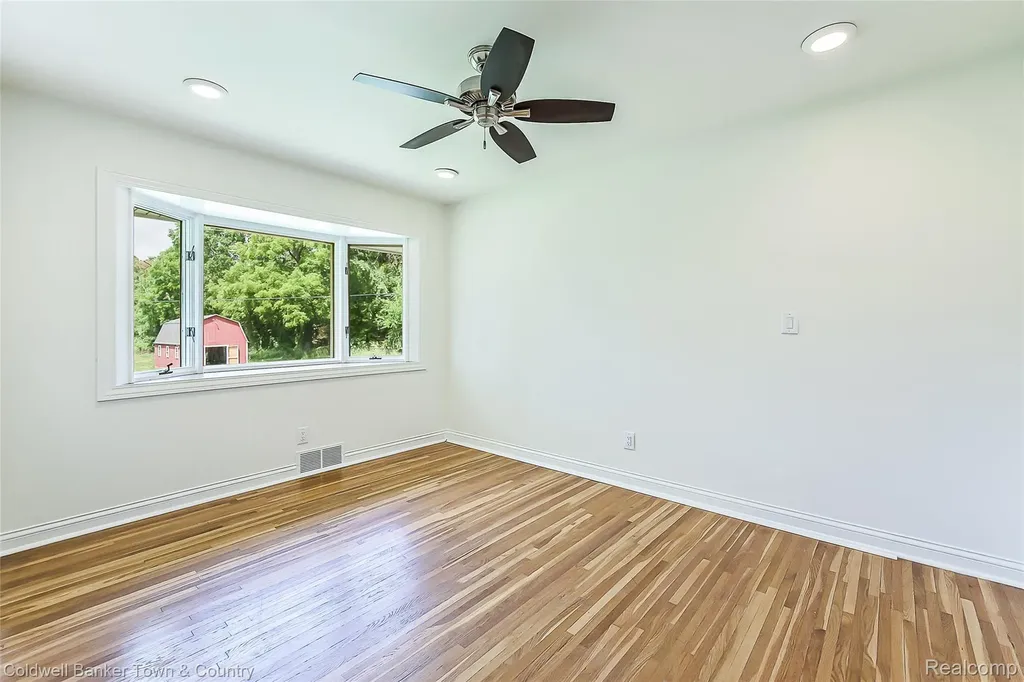 2992 Old Plank Road Milford Charter Township MI 48381
