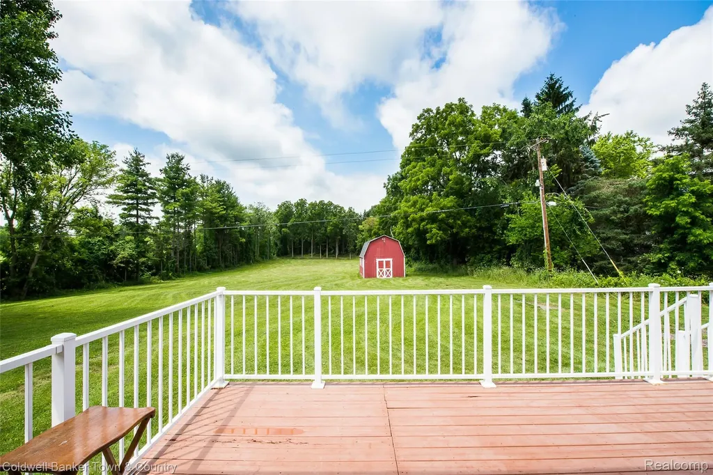 2992 Old Plank Road Milford Charter Township MI 48381