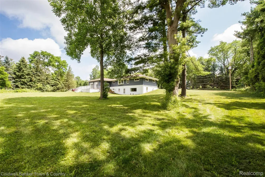 2992 Old Plank Road Milford Charter Township MI 48381