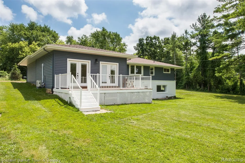 2992 Old Plank Road Milford Charter Township MI 48381