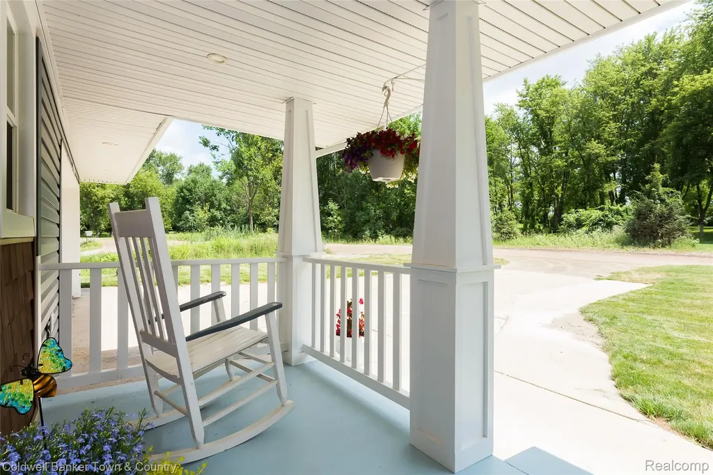 2992 Old Plank Road Milford Charter Township MI 48381