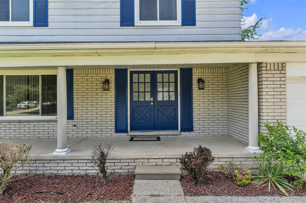 28595 Sann Carlos Street Southfield City MI 48076