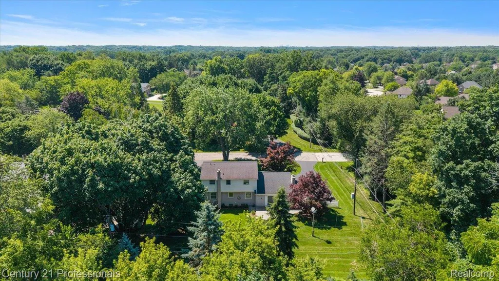 633 Foxhall Road Bloomfield Hills City MI 48304
