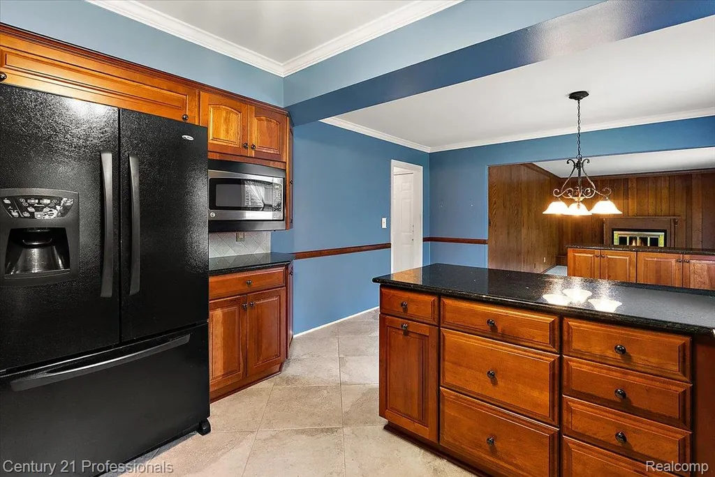 633 Foxhall Road Bloomfield Hills City MI 48304
