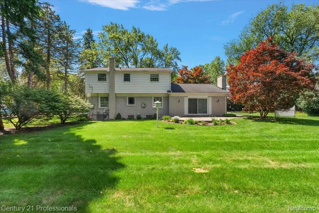 633 Foxhall Road Bloomfield Hills City MI 48304