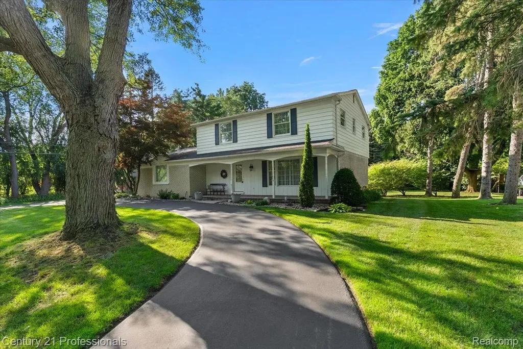 633 Foxhall Road Bloomfield Hills City MI 48304