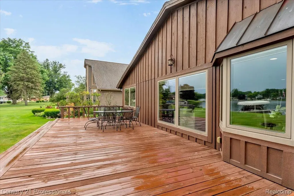 3680 Kingsway Drive Highland Charter Township MI 48356