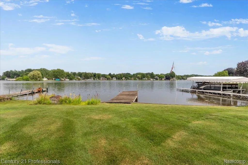 3680 Kingsway Drive Highland Charter Township MI 48356